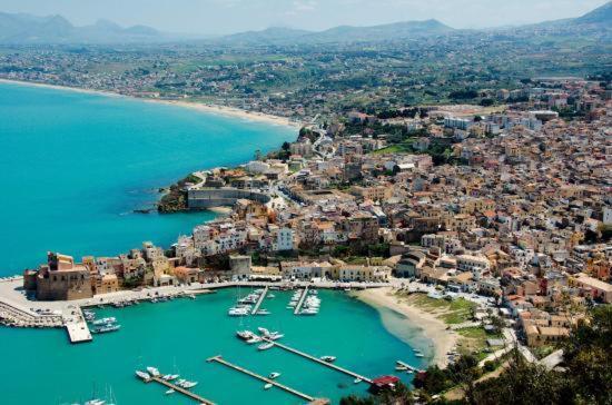 Case Vacanze Nonna Nick Castellammare del Golfo Bagian luar foto